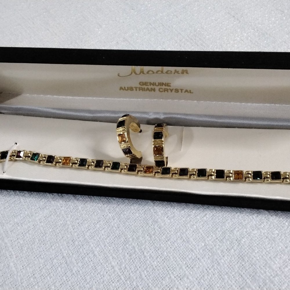 Modern Genuine Austrian Crystal Bracelet and stud earring set Gold color Elegant